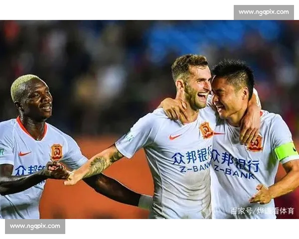 主场优势如何重塑比赛格局与球队心理博弈的深层影响和胜负走向解析 主场优势如何重塑比赛格局与球队心理博弈的深层影响和胜负走向解析